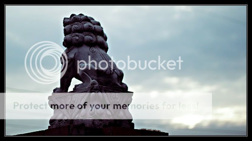 IMAGE: http://i735.photobucket.com/albums/ww352/nemochocolate/Statue1.jpg