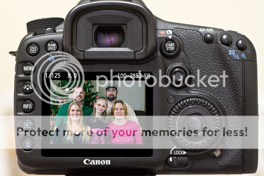 IMAGE: http://i735.photobucket.com/albums/ww357/oldvultureface/POTN/fam.jpg