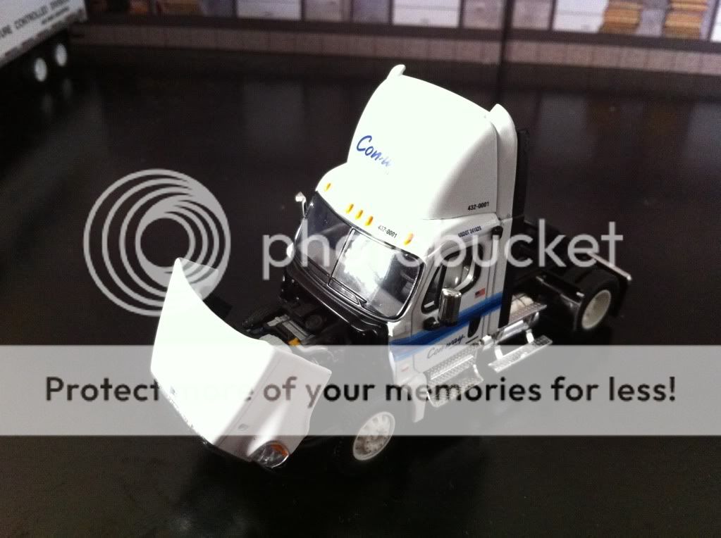 DCP Con-Way Freight Cascadia Daycab with doubles